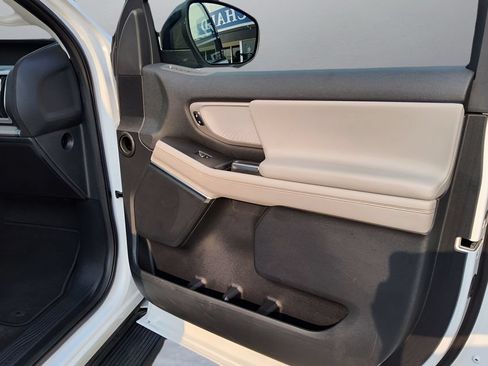 Used 2025 Ford Expedition Active AWD/4WD image 48