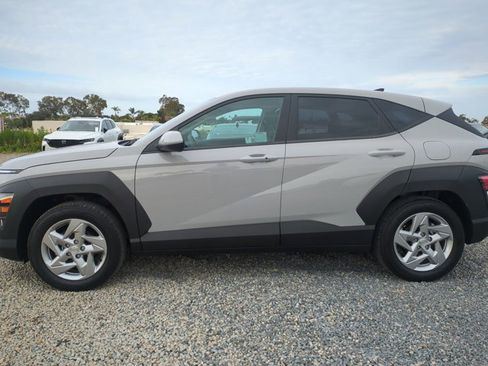 Used 2025 Hyundai Kona SE image 9