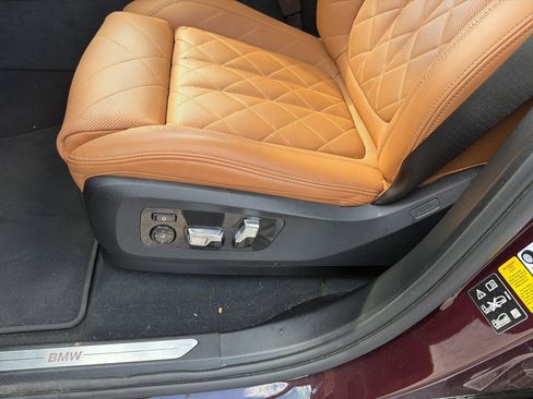 Used 2024 BMW X7 xDrive40i w/ Executive Package image 17