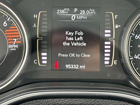 Used 2020 Jeep Cherokee Altitude image 32