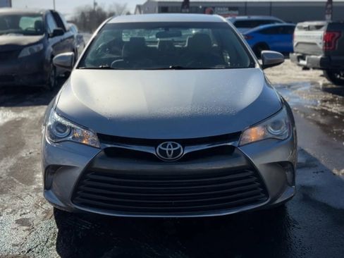 Used 2017 Toyota Camry LE image 7