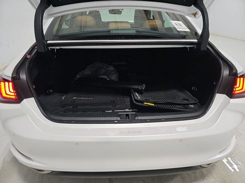 Used 2024 Lexus ES 350 Ultra Luxury image 17