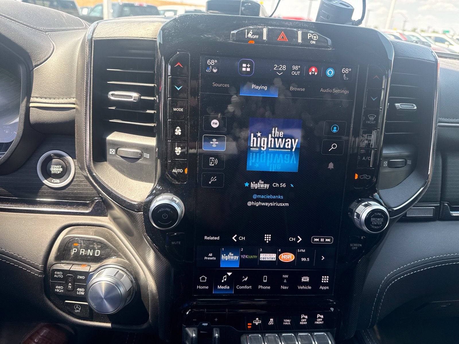 Used 2024 RAM 1500 Limited AWD/4WD image 23