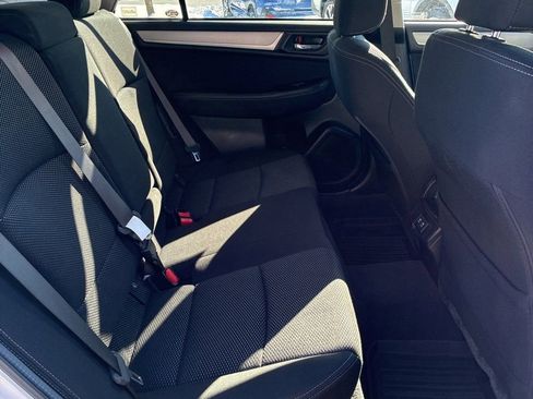 Used 2019 Subaru Outback 2.5i Premium image 6