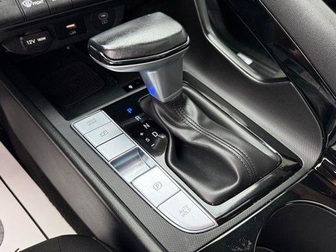 Used 2025 Hyundai Elantra SEL image 12