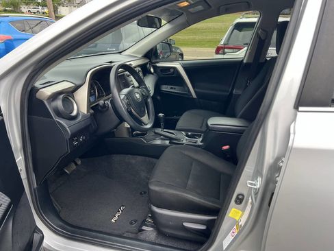 Used 2015 Toyota RAV4 LE image 6