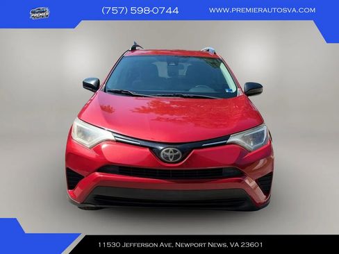 Used 2017 Toyota RAV4 LE FWD image 2