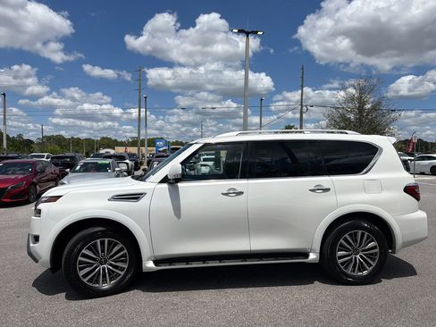 Used 2024 Nissan Armada SL w/ Captain's Chairs Package AWD/4WD image 4