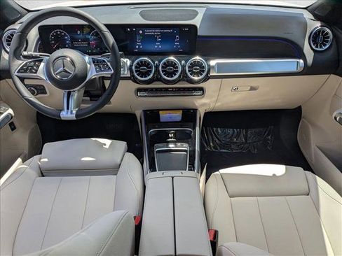 Used 2025 Mercedes-Benz GLB 250 image 12