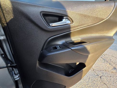Used 2020 Chevrolet Equinox LT image 29