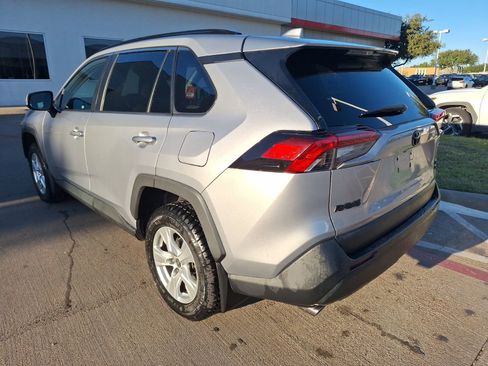 Used 2021 Toyota RAV4 XLE image 4
