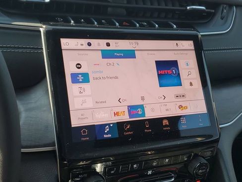 New 2025 Jeep Grand Cherokee Limited w/ Luxury Tech Group II image 10