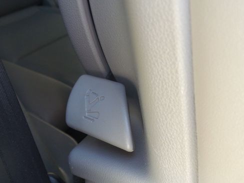 Used 2010 Honda Pilot Touring image 36