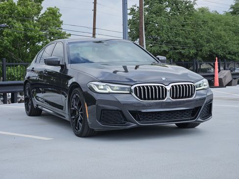 Used 2021 BMW 530i w/ M Sport Package image 2