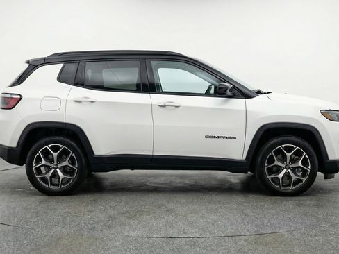 Used 2025 Jeep Compass Limited AWD/4WD image 11