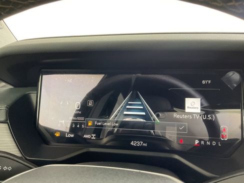 Used 2025 GMC Acadia AT4 image 29