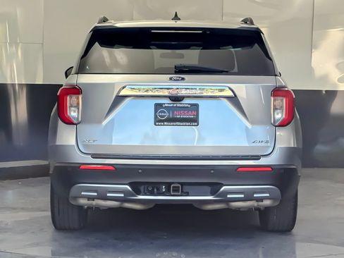 Used 2021 Ford Explorer XLT w/ Equipment Group 202A AWD/4WD image 4