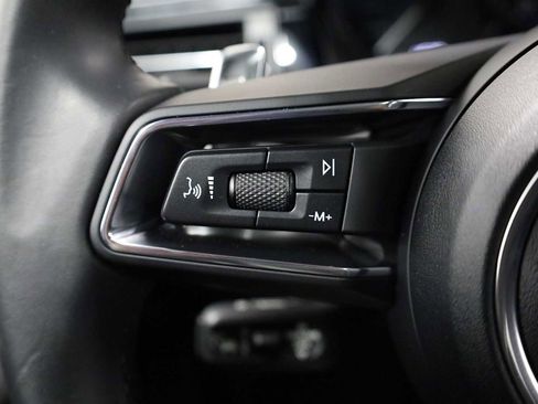 Certified 2025 Porsche Macan image 27