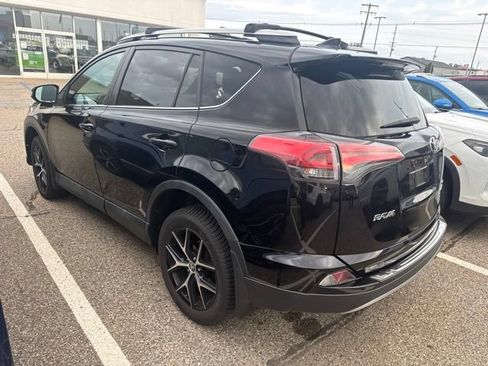 Used 2018 Toyota RAV4 SE w/ Power Extra Value Package AWD/4WD image 6
