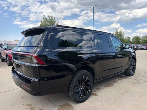 New 2026 Lincoln Navigator L Reserve AWD/4WD image 4