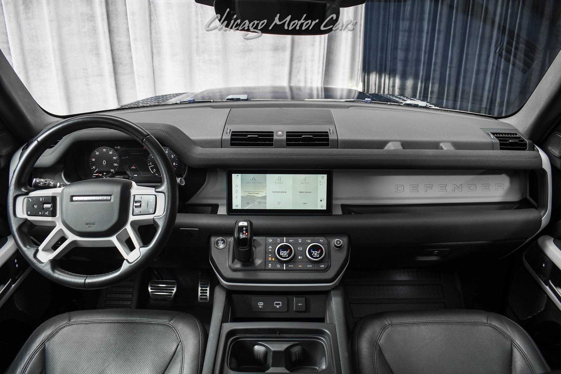 Used 2023 Land Rover Defender 110 SE AWD/4WD image 24