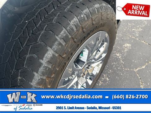 Used 2023 Chevrolet Silverado 1500 LTZ AWD/4WD image 4