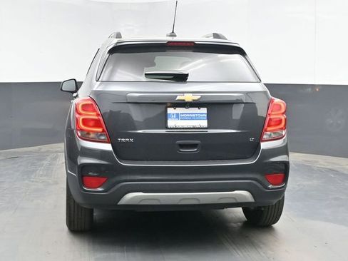 Used 2017 Chevrolet Trax LT w/ LT Convenience Package FWD image 9