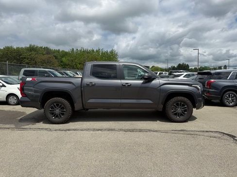 Used 2024 Toyota Tundra SR5 w/ SR5 Convenience Package AWD/4WD image 5