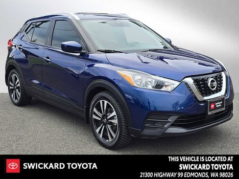 Used 2020 Nissan Kicks SV image 1