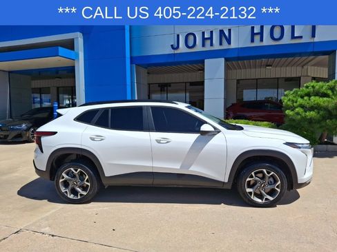 Used 2024 Chevrolet Trax LT w/ Driver Confidence Package FWD image 10