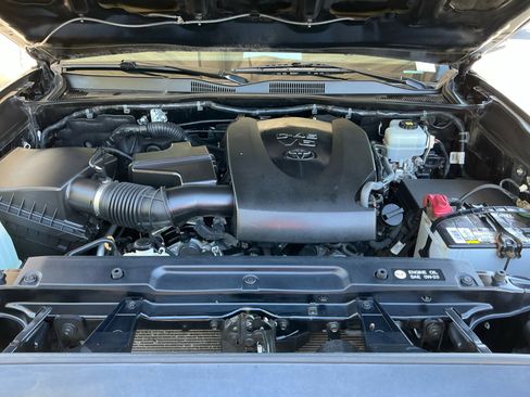 Used 2018 Toyota Tacoma TRD Pro AWD/4WD image 21