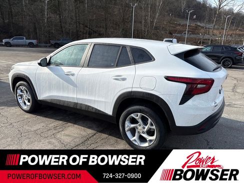 New 2026 Chevrolet Trax LS w/ LS Convenience Package image 3