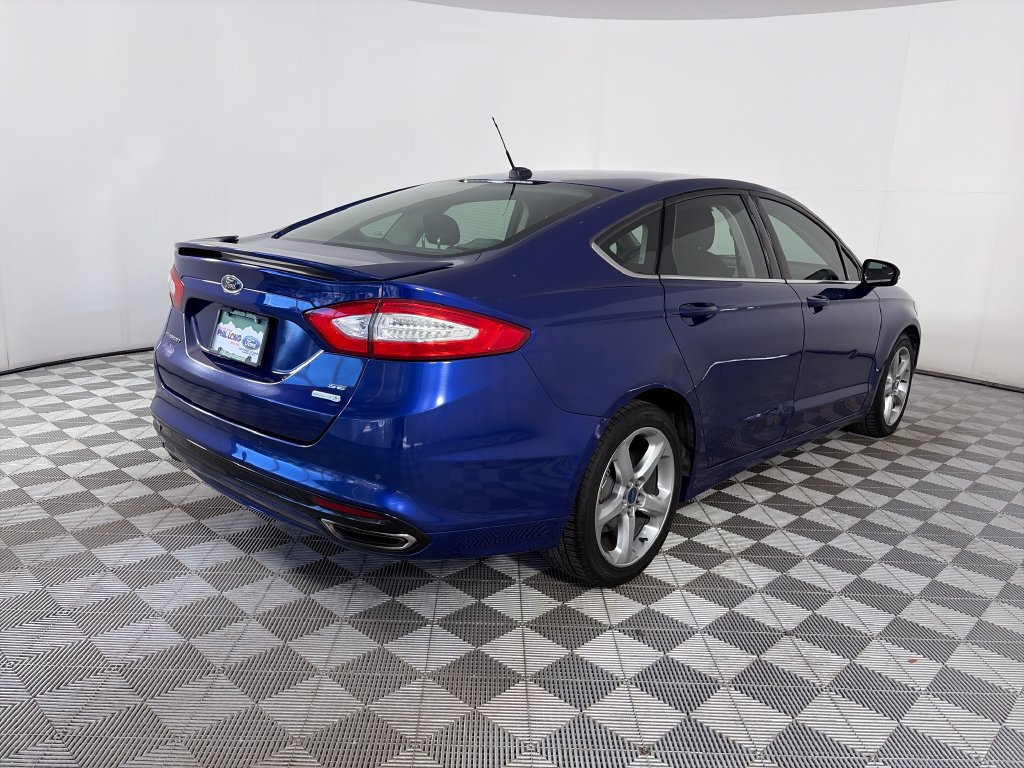 Used 2016 Ford Fusion SE FWD image 7