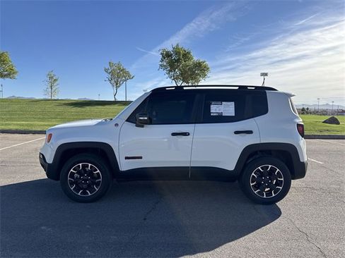 Used 2023 Jeep Renegade Trailhawk image 8