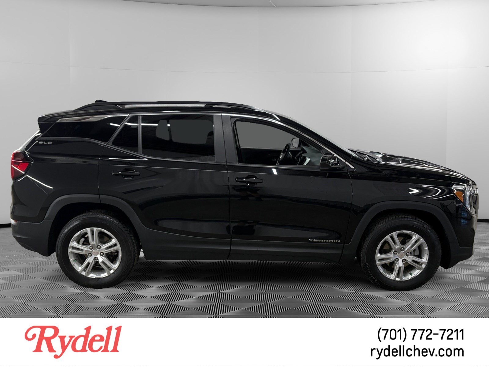 Certified 2022 GMC Terrain SLE w/ Driver Convenience Package AWD/4WD image 6