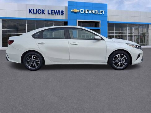 Used 2024 Kia Forte LXS image 9