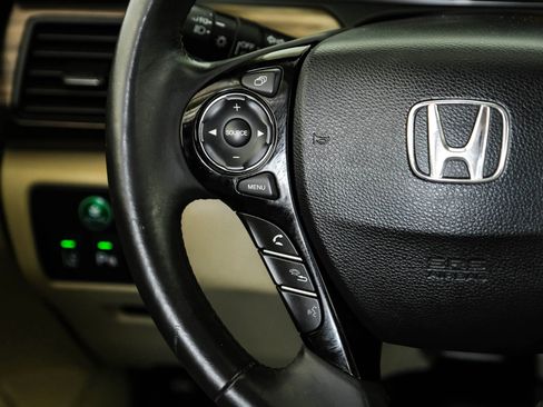 Used 2016 Honda Accord Touring image 15