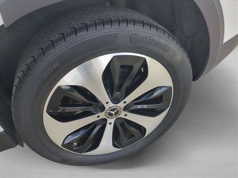 Used 2025 Mercedes-Benz GLB 250 image 23