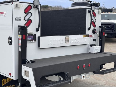 New 2024 Ford F550 4x4 SuperCab Super Duty image 6