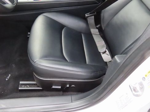 Used 2023 Tesla Model 3 Standard Range image 32