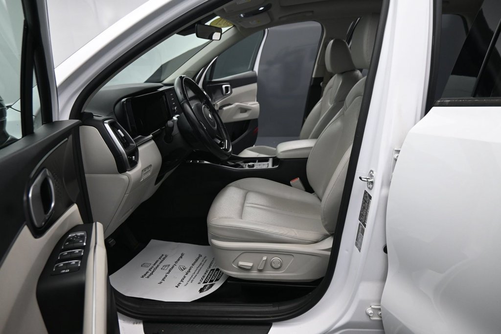 Used 2021 Kia Sorento S w/ Panoramic Sunroof Package AWD/4WD image 17