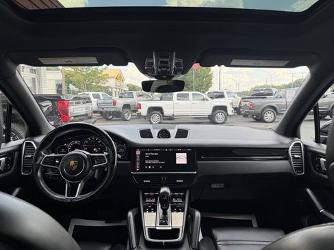 Used 2020 Porsche Cayenne AWD/4WD image 15