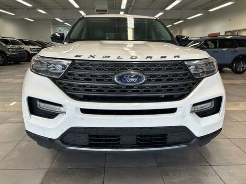 Used 2023 Ford Explorer XLT w/ Equipment Group 202A AWD/4WD image 15