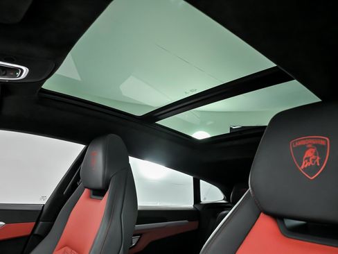 Used 2020 Lamborghini Urus image 23