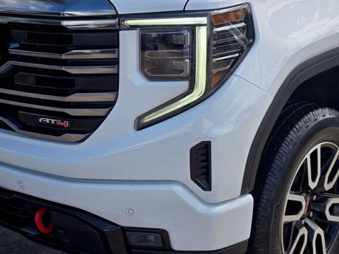 Used 2023 GMC Sierra 1500 AT4 w/ AT4 Premium Package AWD/4WD image 13