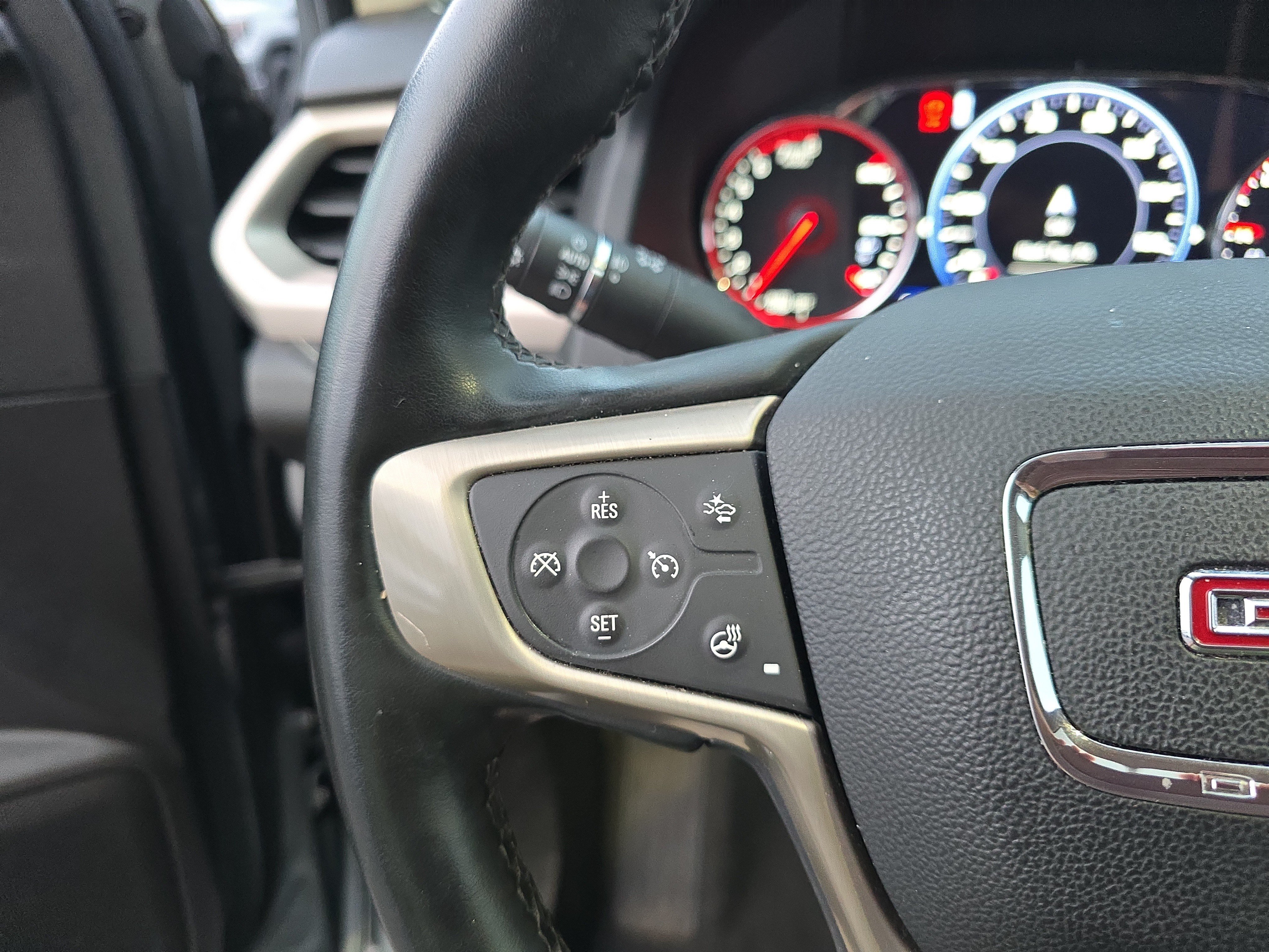 Used 2023 GMC Acadia Denali w/ Denali Technology Package AWD/4WD image 28