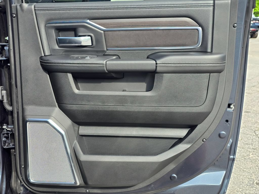 New 2026 RAM 3500 Laramie AWD/4WD image 38