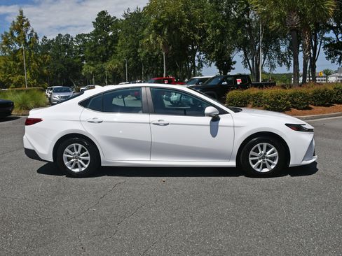 Used 2026 Toyota Camry LE w/ Convenience Package FWD image 5