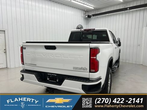 Used 2025 Chevrolet Silverado 2500 High Country w/ High Country Premium Package AWD/4WD image 3