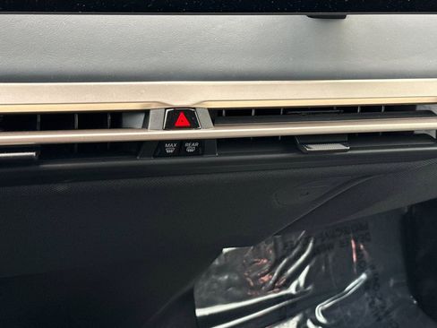 Used 2022 BMW iX xDrive50 w/ Premium Package image 25